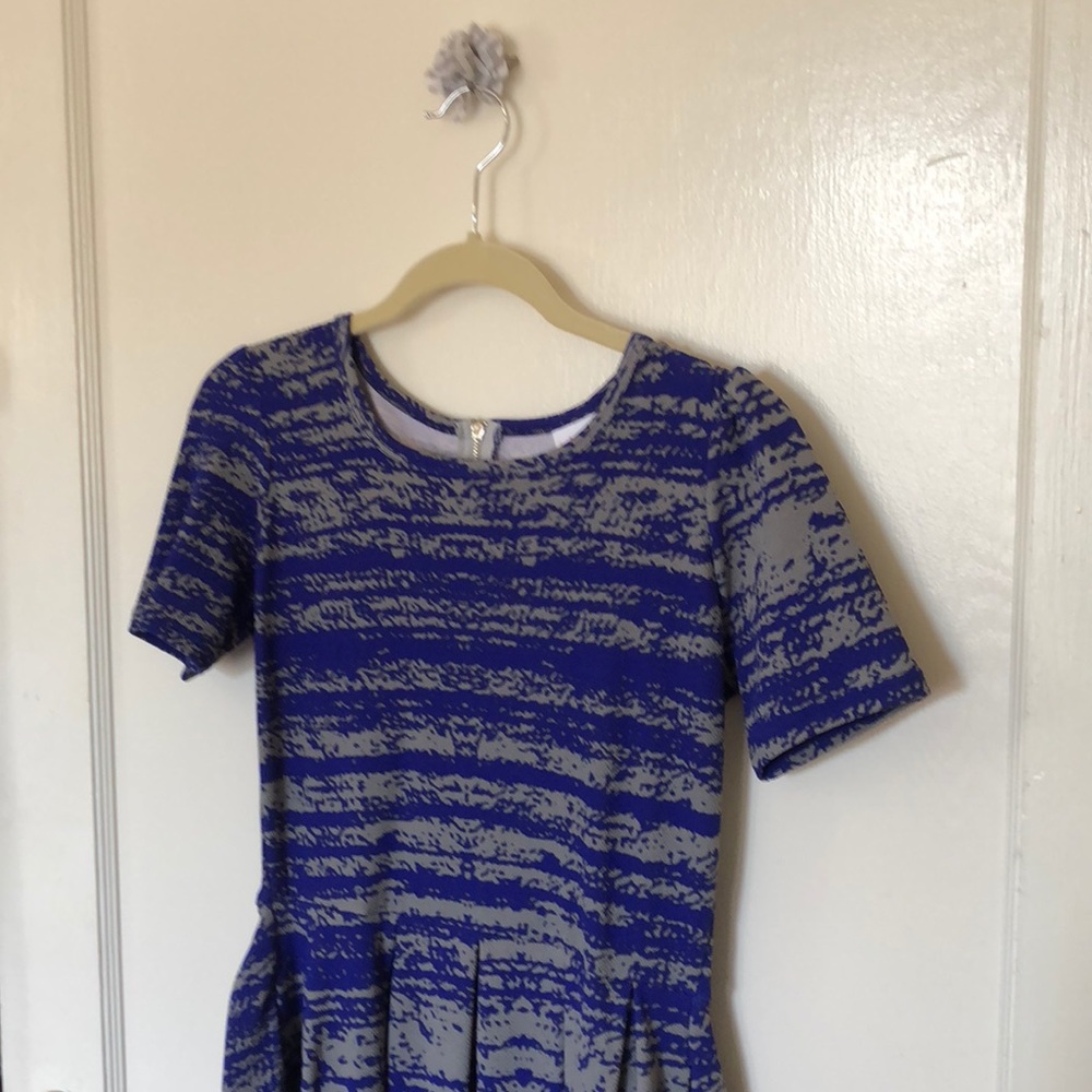 Lularoe Amelia Sz S, modern stripe, EUC